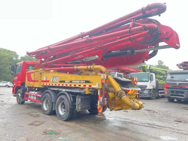 Pompes hydrauliques 47M montées sur un camion pour le mélangeur de béton pour 2021