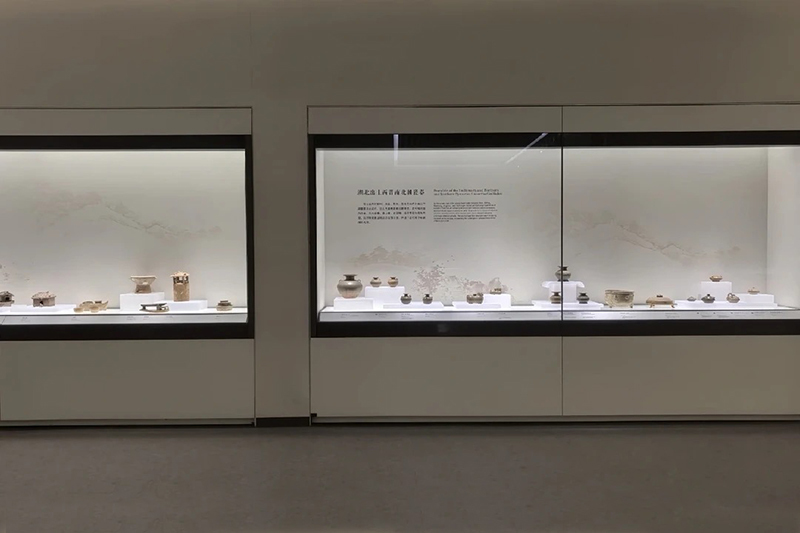 Custom Museum Wall Display Case with Anti-UV Low-Iron Glass Fully Sealed Dust-proof Structure and Integrated Professional LED Lighting