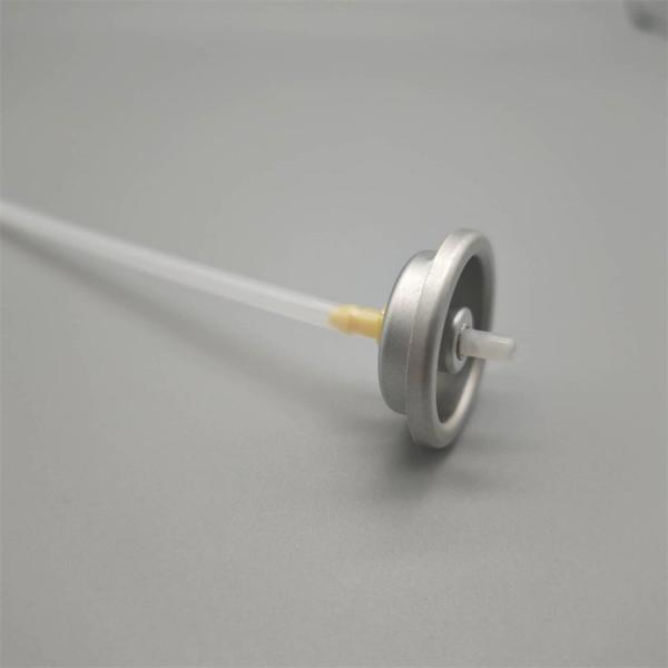 Valve à pulvérisation antitranspirante à haute puissance pour déodorants destinés au marché de masse, compatible avec le remplissage rapide et résistant aux manipulations
