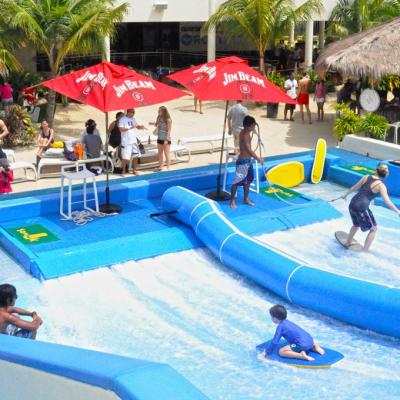 Surfar artificial do passeio da água de Flowrider das atrações da água para dois surfistas