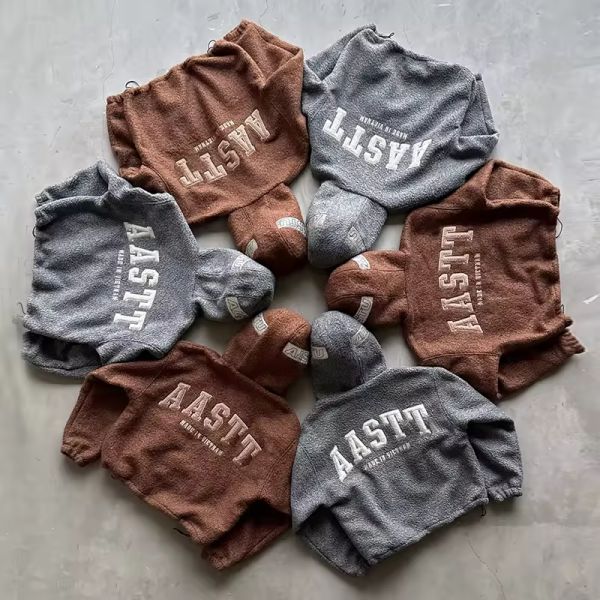 Mode personnalisée Mock Neck Fleece Jacket à fermeture à glissière chaude Winter Outdoor Streetwear Logo brodé en chenille Sherpa Jacket