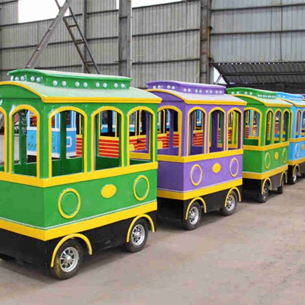 Kids Tourist Train Rides , Electric Trackless Train With 4 Coaches