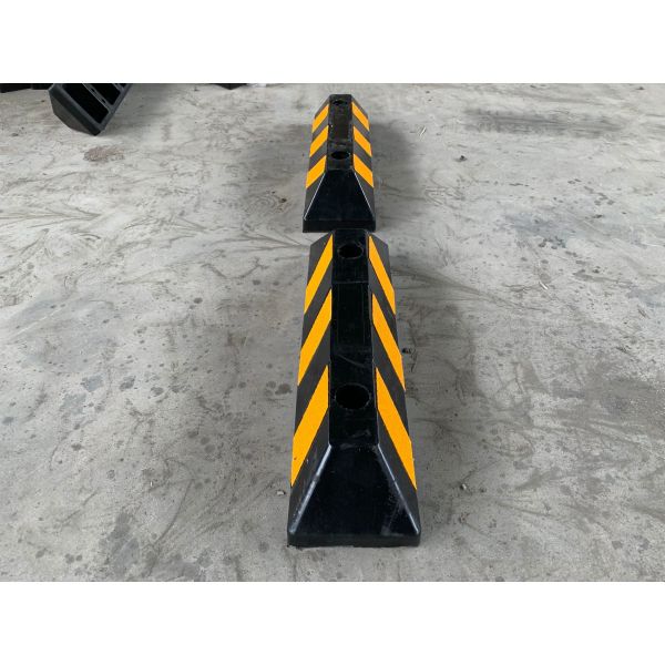 56cm High-Quality Recycled Rubber Wheel Stopper for Parking Safety