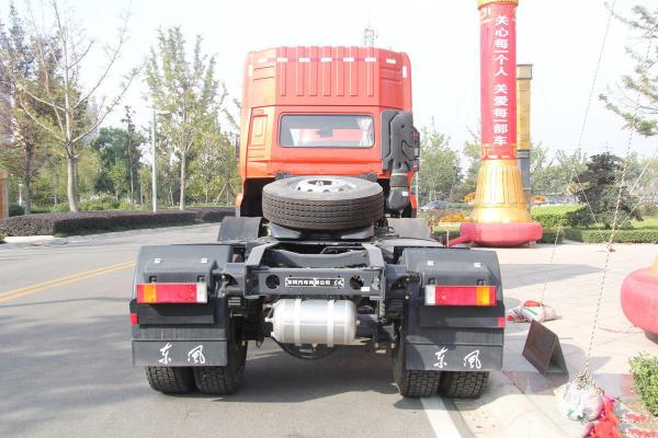 8.9 L Emission Dongfeng 340hp Prime Mover 6*2 Tractor Head for Commercial Truck Trailers