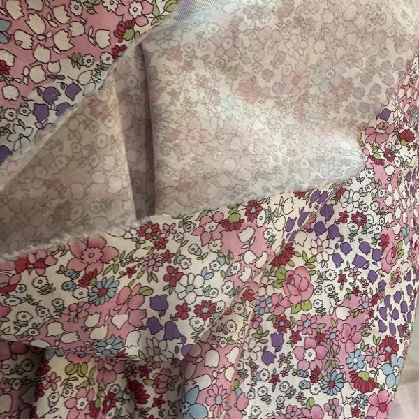 100 Viscose Printed Floral Designed Rayon Silk Feeling Fabric For Suit Women Dress Garment