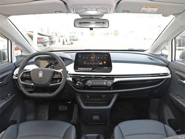 Bestune NAT MPV Carro eléctrico 425KM Vida de la batería Carga rápida en línea Carro de llamada