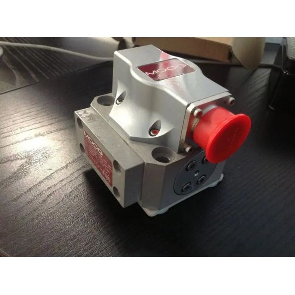 Moog Servo Valve Electro-Hydraulic Servo Valve with G 1/2 Inlet Port Size for Maritime Application and Variable Piston Pump Structure