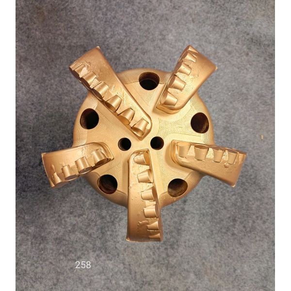 Технология PDC Bits для металлического корпуса с мягкой до средней мягкой формацией