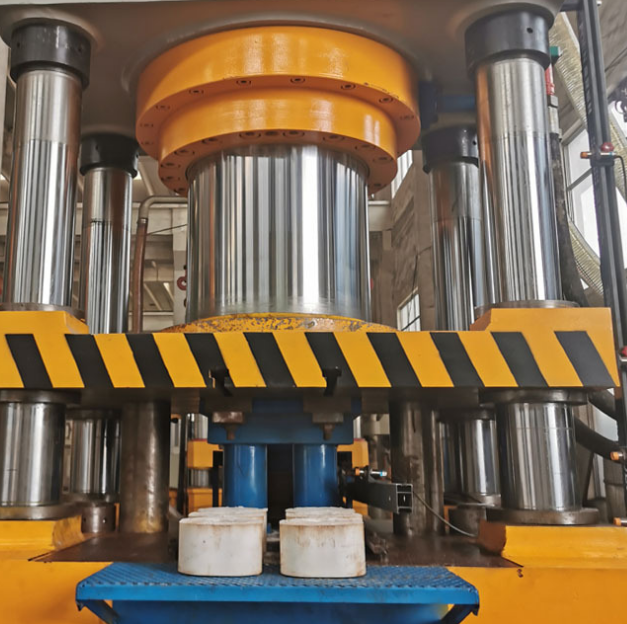 315T Гидравлическая машина для лижения животных для очистки воды для минеральных блоков