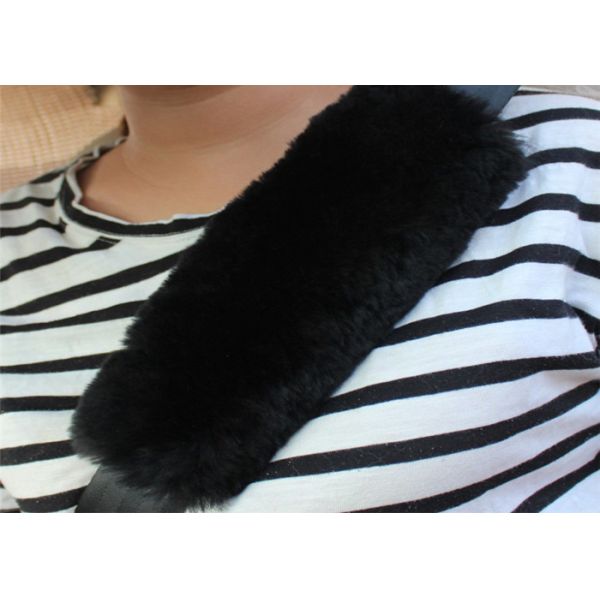 Серая мягкая крышка ремня безопасности овчины автомобиля шерстей теплая для удобный управлять