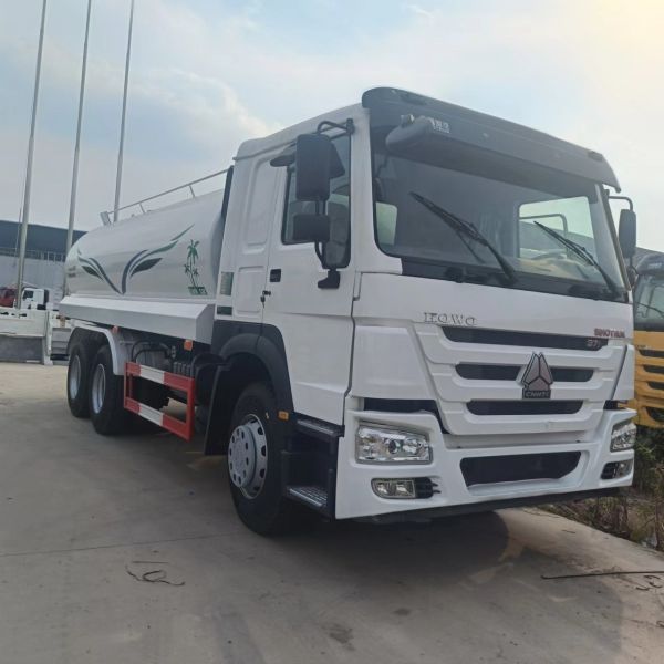Second hand HOWO sprinkler 371 20 cubic meters Used watering truck manual diesel