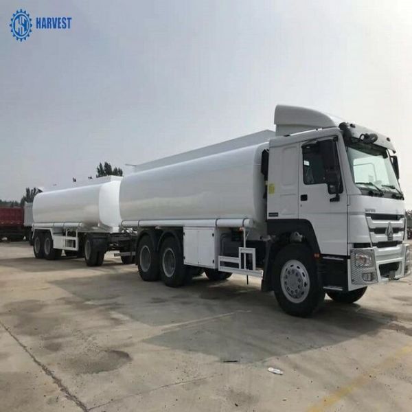 Грузовик нефтяного нефтян дизельного масла отсеков Sinotruk 6x4 371hp 28000L 4