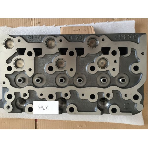 Головка цилиндра автомобиля двигателя дизеля чугуна для Kubota D1703B и D1703A 1644403047 16444-03047