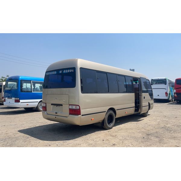 Diesel Fuel Type 30 Seats Toyo Ta Coaster Tourist Coach Bus with Max Power of 113/5200kw