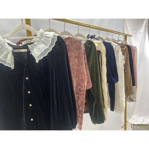 Second Hand Women's Summer Velvet Blouses Mixed Styles Fashionable Mixed Colors