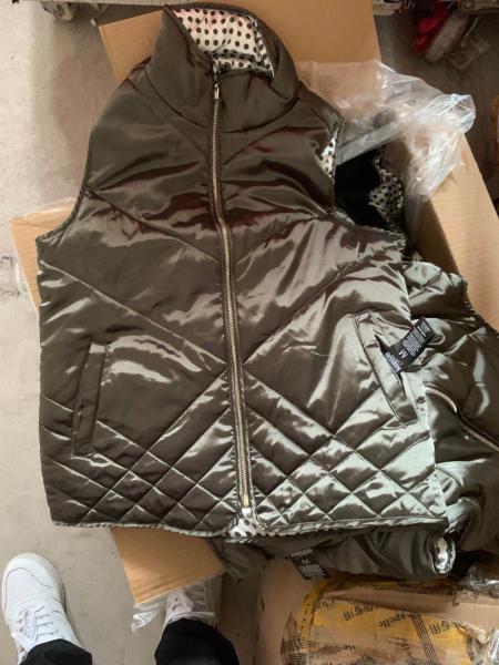 Fashion Women's Reversible Puffer Vest 93% Polyester 7% Spandex