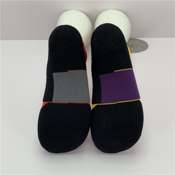 50000 Unisex Cotton Sports Socks Custom Grip Running Socks for Spring Essentials