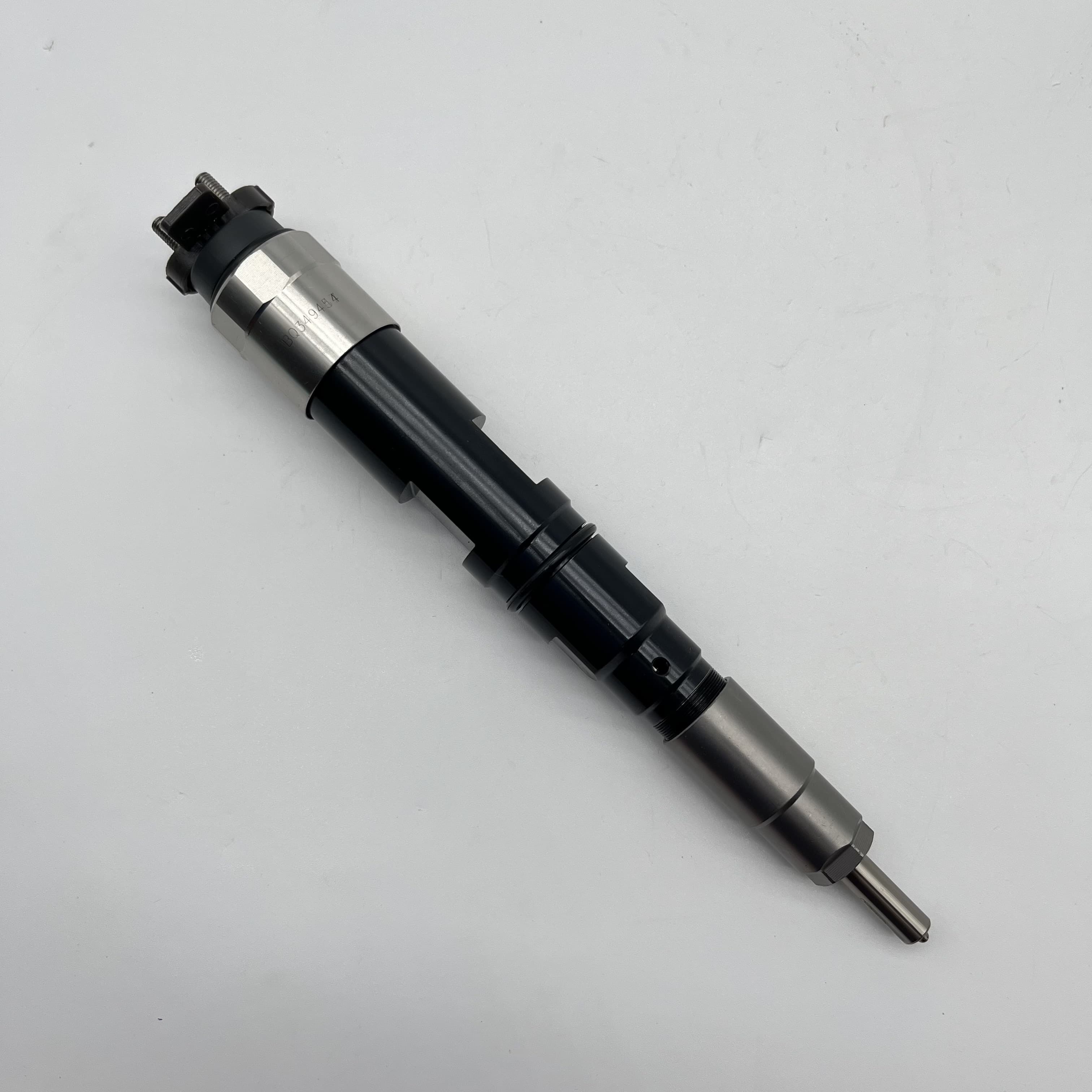 095000-7560 Jo-hn Deere Common Rail Fuel Injector