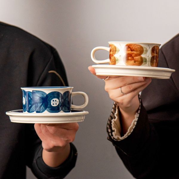 Ручно окрашенные фарфоровые чашки и тарелки с винтажным цветочным дизайном для деловых подарков