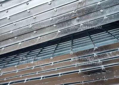 Metal Grid Walkway Steel Grating Serrated Type