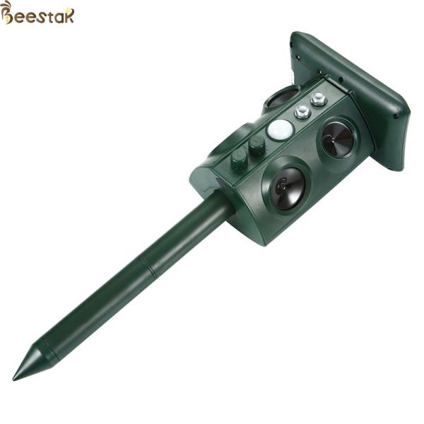 Repelente de insetos animal posto solar do equipamento interno exterior da apicultura para o jardim