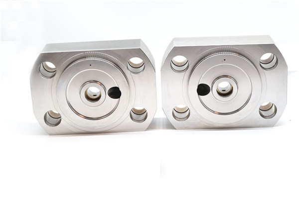 020074-1 WaterJet 87K Части насоса интенсификатора Конец колокольчика Сборка правой руки Части насоса Waterjet