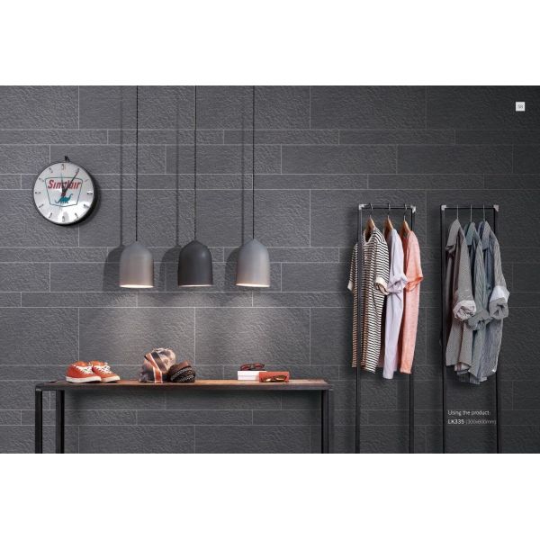 Carreaux gris résistant aux acides et murs extérieurs 300x600 mm Carreaux de porcelaine pour la reconstruction et la salle de bain