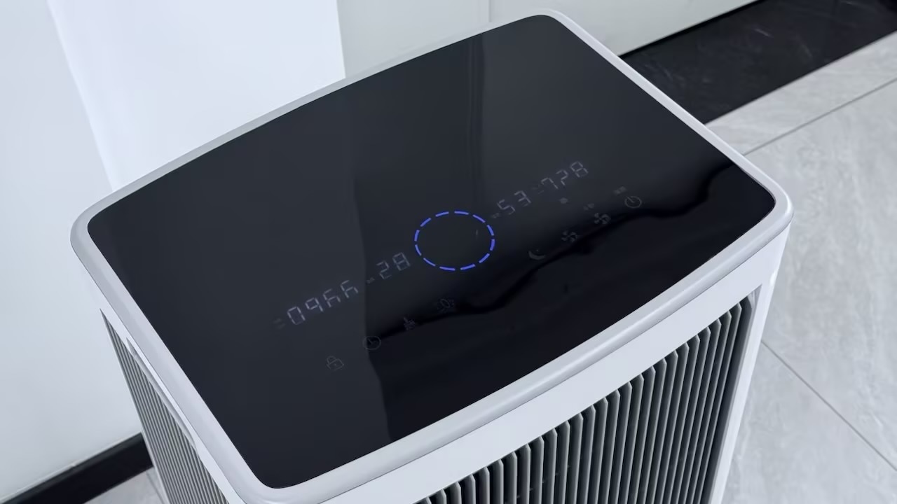 Medical-grade W1200 electrostatic air purifier covers up to 2799 sq ft, washable
