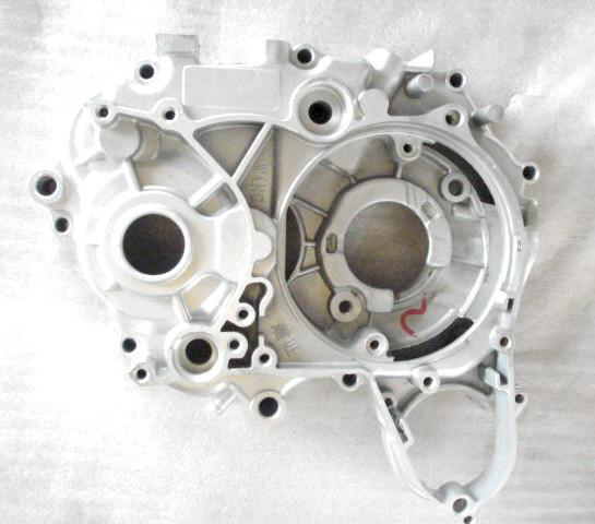 HONDA CD70 C50 70 90 100 110CC MOTORCYCLE MOTORBIKE MOTOR  ENGINE LEFT PIECE