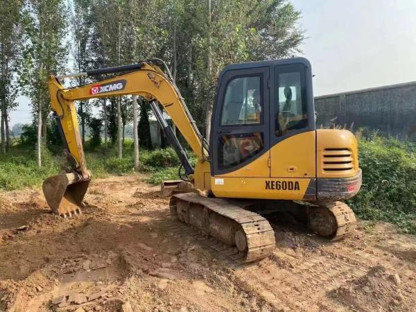 Excavadora de gama média XCMG a um preço competitivo, ótimo funcionamento