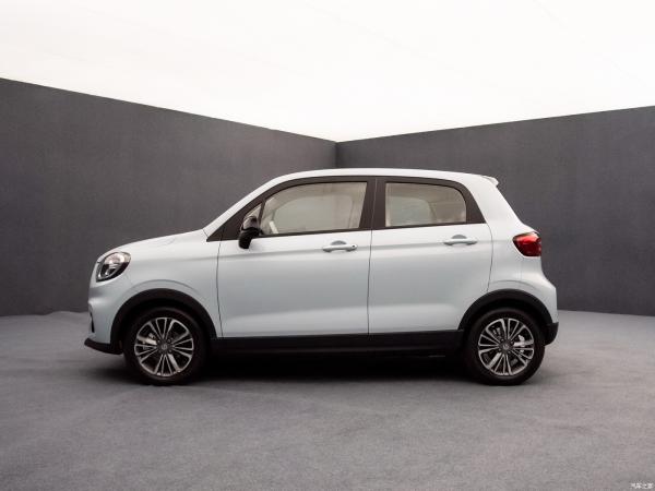 Leapmotor T03 2024 200km Mini Car 's Best Choice for Electric Passenger Transportation