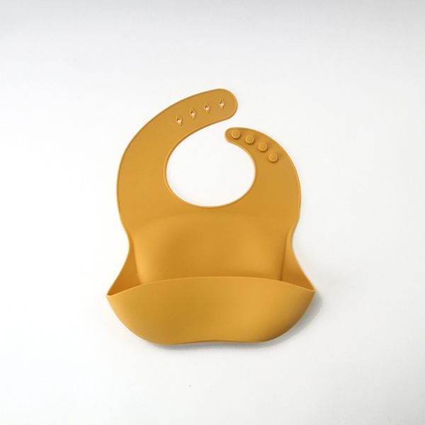 Cute Cartoon Printing Patterns Silicone Baby Bib Various Colors Customizable Soft Flexible Waterproof Baby Feeding Bib