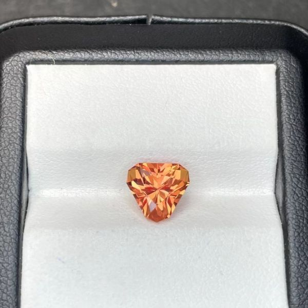 Подгонянная самоцвет сапфира желтого цвета КЗ для серьги элегантной как подарки дня рождения