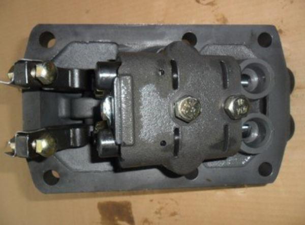 Shantui SD32 Bulldozer Steering Valve Original Quality Wholesale Price 195-40-11600