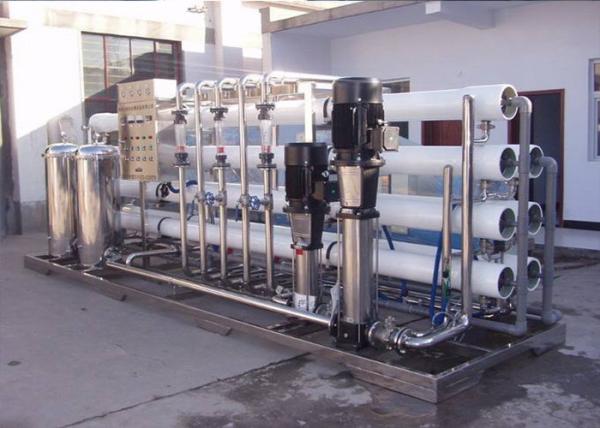 Estação de tratamento de água Ultrapure do RO da fase do abastecimento de água dois com o cartucho do carbono da areia
