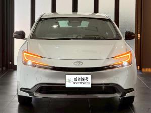 Toyota Prius U Panoramic Display Blind Spot Display Genuine 8-Inch Display Audio