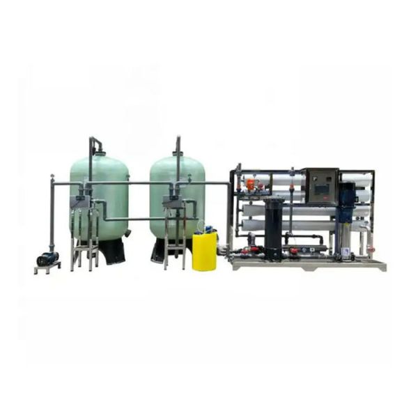 110V / 220V / 380V 50hz Seawater Desalination Equipment with Customized Voltage Stainless Steel 304 Frame Structure