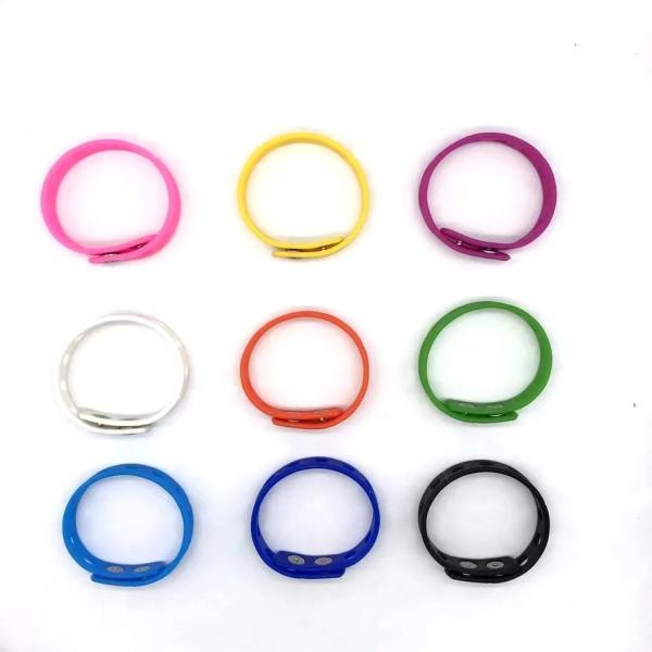 18cm Long Silicone Sports Bracelet with Moulding Service and Customized Ornament