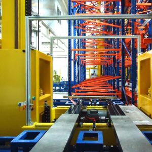 Sistema de armazenagem de estantes Asrs