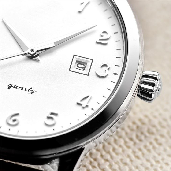 Leather Straps Chronograph Wrist Watch 42mm Dial 220mm Belt