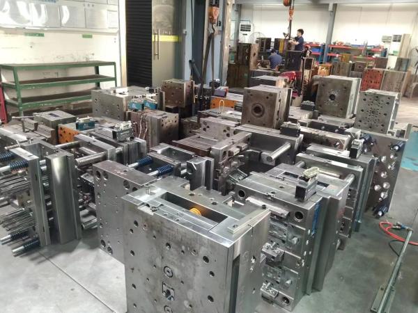 Customized Hardness Precision Plastic Injection Mold for High Volume Production
