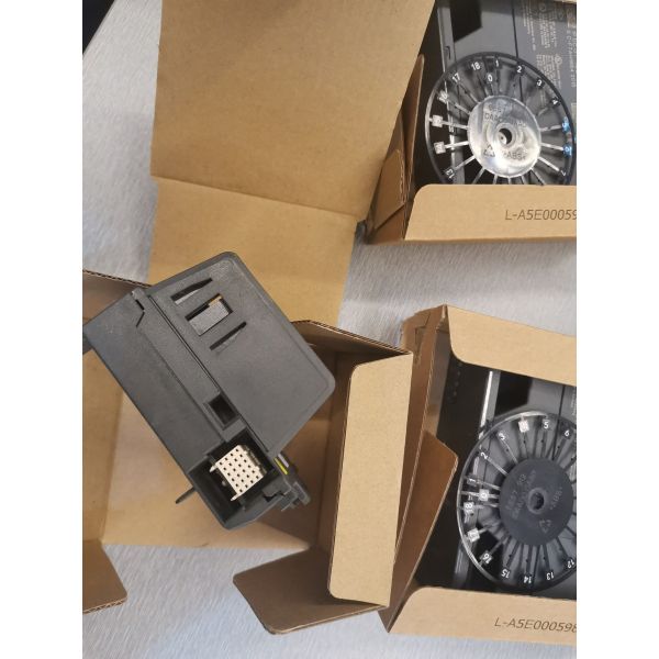 DP 6ES7153-2AR04-0XA0 Сименс SIMATIC, ET 200M красное 2x (6ES7153-2BA10-0XB0) 1x (6ES7195-7HD10-0XA0)