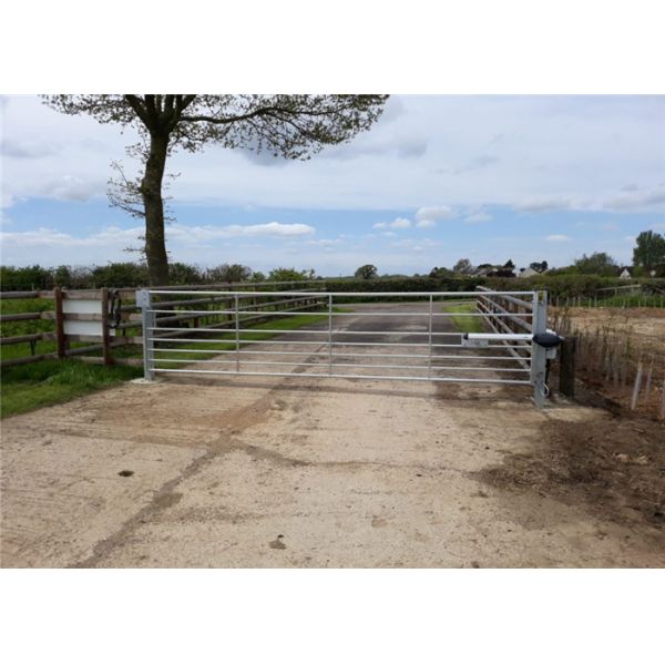 Fully Welding 16 Foot Livestock Metal Gate With Lock 42Inch 70.5inch Height