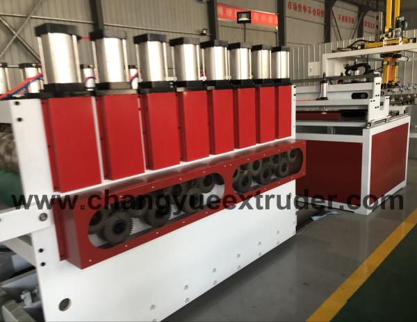 Machine automatique de carton en PVC/WPC avec moteur Weg/Siemens pour feuille de 1220 mm