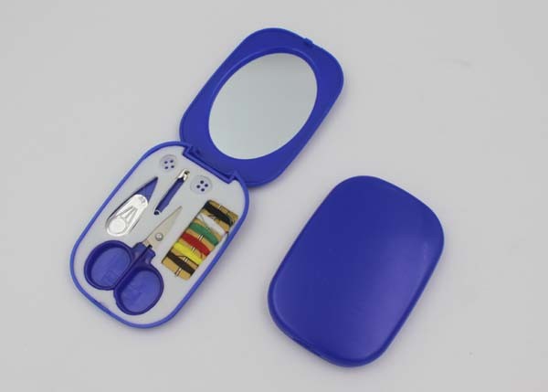 Blue Color Domestic Small Sewing Kit Tool With Hair Brush Set 8.8*5.9*1.2cm