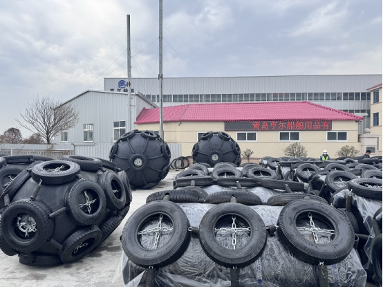 Морской плавучий док Пенообразованный твердый материал EVA для защиты лодок