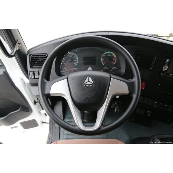 Sinotruk Chengdu Commercial Vehicle HOWo V5 220 HP 4X2 6.8m Warehouse Grid Truck with 1