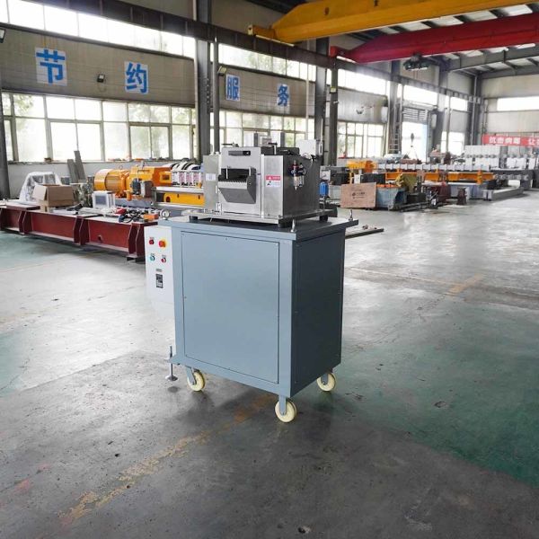 Промышленный экструдер из пластика из нержавеющей стали Пелеттизатор для резки пластиковых полос