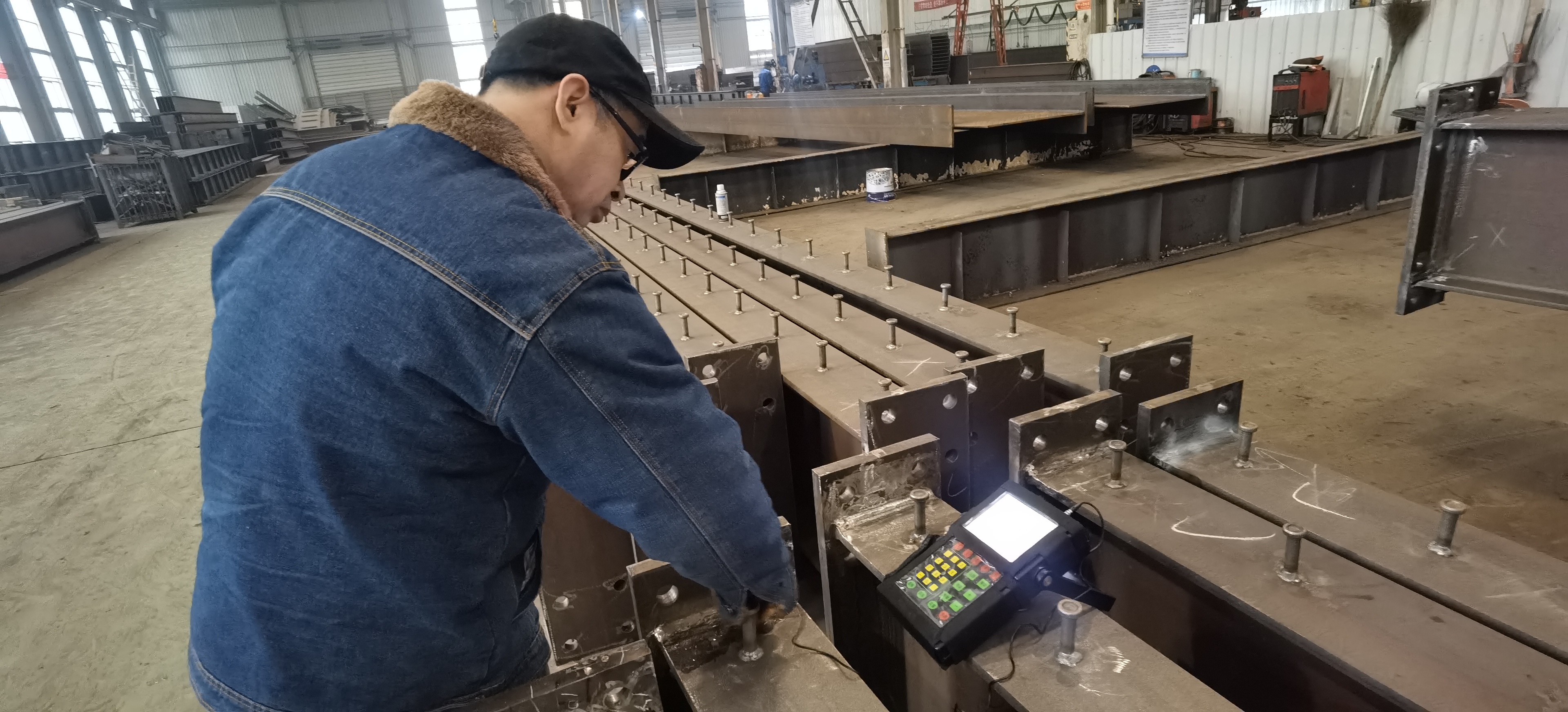 Custom Prefabricated Steel Vehical Warehouse With Mezzanine