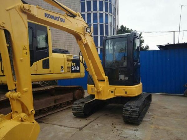 Mini used komatsu pcc55mr-2 excavator for sale